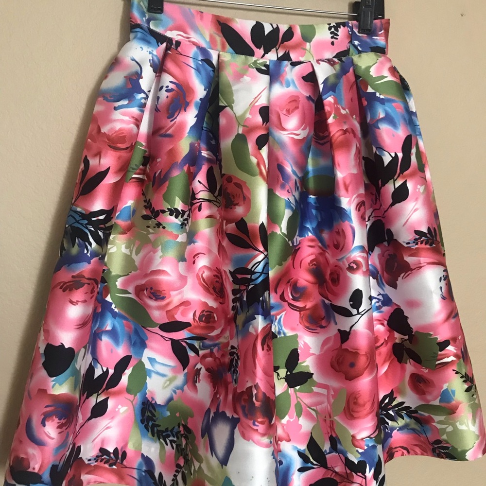 Beautiful Gracia Floral Skirt